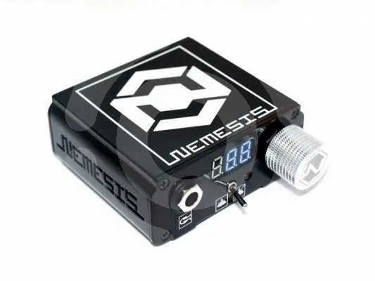 nemesis-netzgeraet-schwarz